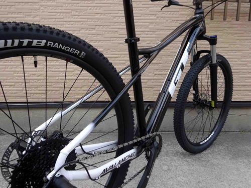 GT AVALANCHE Comp V2-(新潟の自転車のプロショップ-佐々木輪店)